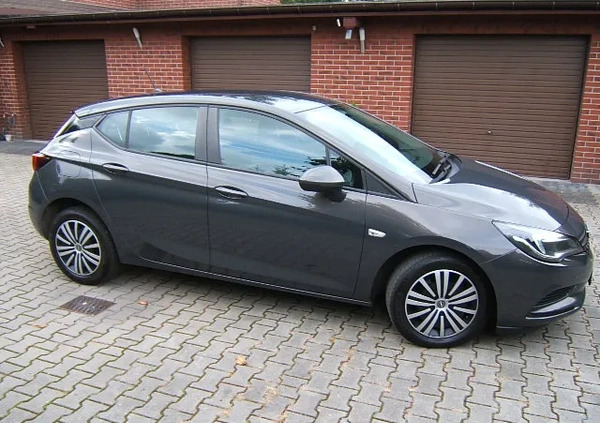 Opel Astra cena 39800 przebieg: 90800, rok produkcji 2016 z Zabrze małe 172